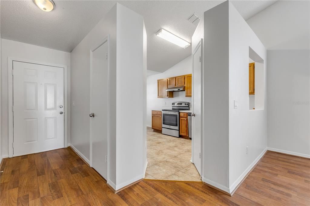 For Sale: $325,000 (3 beds, 2 baths, 1453 Square Feet)