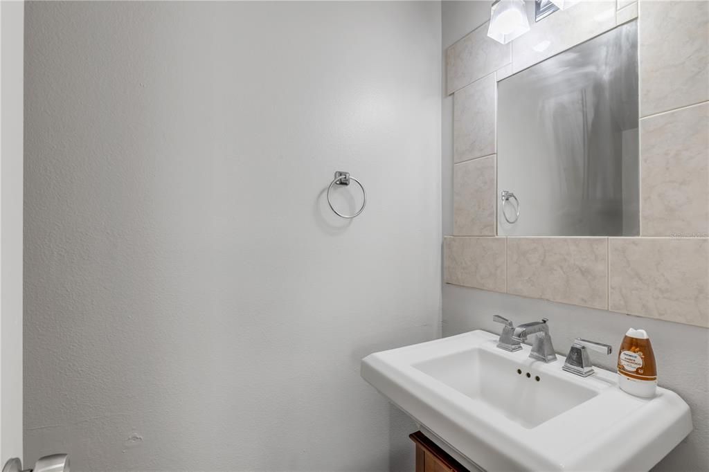For Sale: $325,000 (3 beds, 2 baths, 1453 Square Feet)