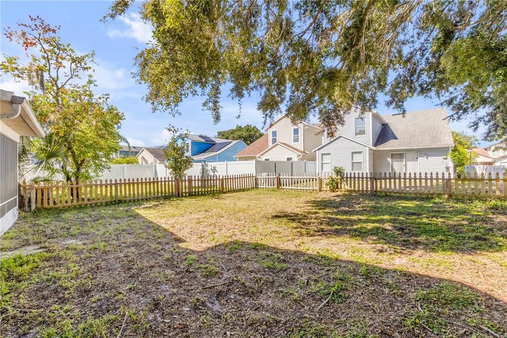 For Sale: $325,000 (3 beds, 2 baths, 1453 Square Feet)
