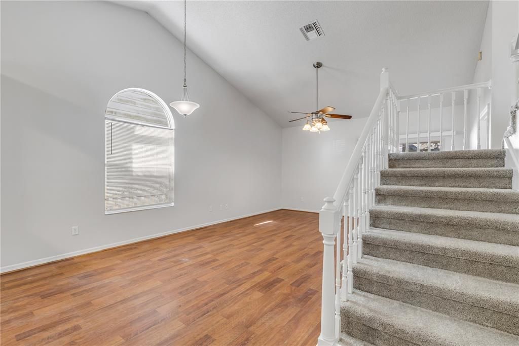 For Sale: $325,000 (3 beds, 2 baths, 1453 Square Feet)