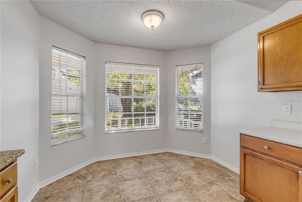 For Sale: $325,000 (3 beds, 2 baths, 1453 Square Feet)