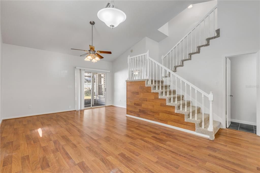 For Sale: $325,000 (3 beds, 2 baths, 1453 Square Feet)