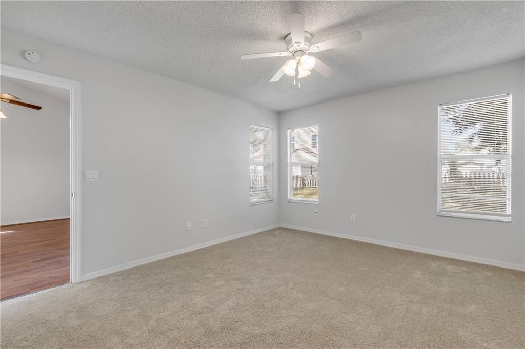 For Sale: $325,000 (3 beds, 2 baths, 1453 Square Feet)