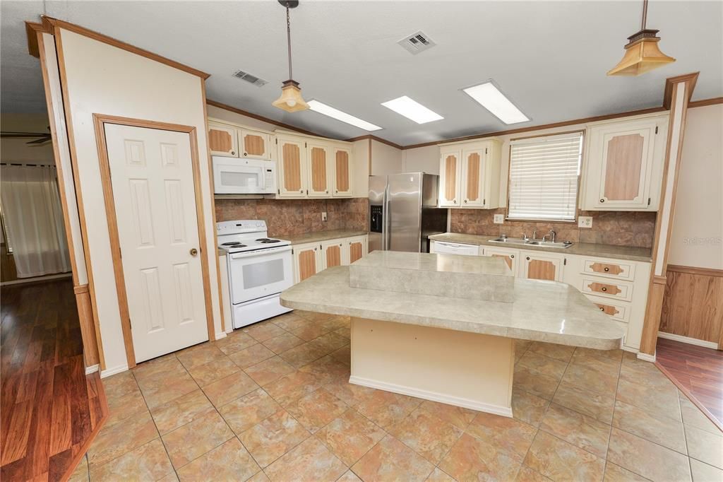 En Venta: $175,000 (3 camas, 2 baños, 1440 Pies cuadrados)