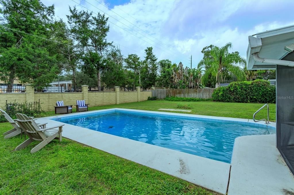 En Venta: $675,000 (4 camas, 2 baños, 1650 Pies cuadrados)