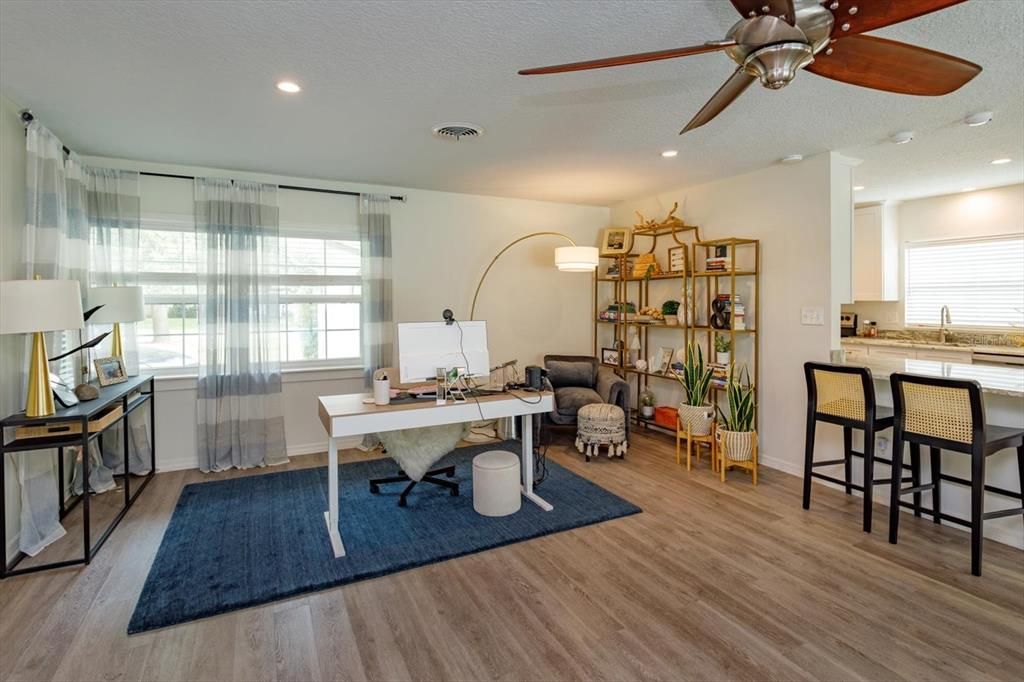 En Venta: $675,000 (4 camas, 2 baños, 1650 Pies cuadrados)