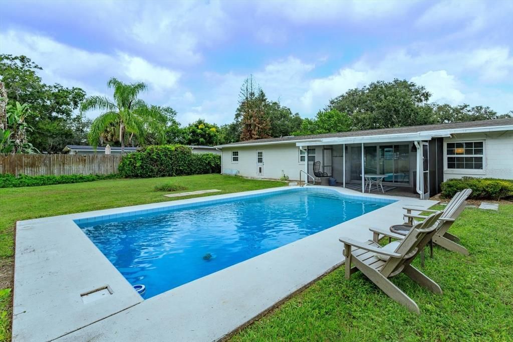 En Venta: $675,000 (4 camas, 2 baños, 1650 Pies cuadrados)