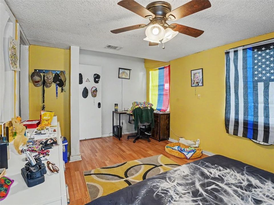 For Sale: $275,000 (2 beds, 2 baths, 1145 Square Feet)