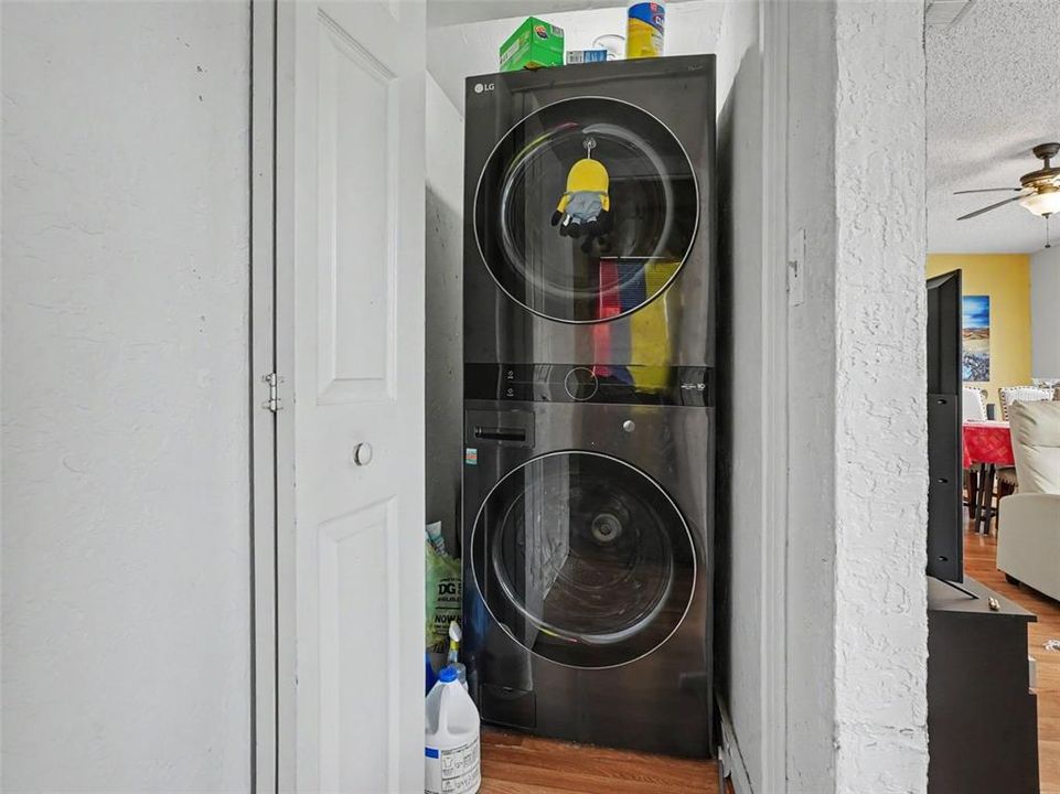 For Sale: $275,000 (2 beds, 2 baths, 1145 Square Feet)
