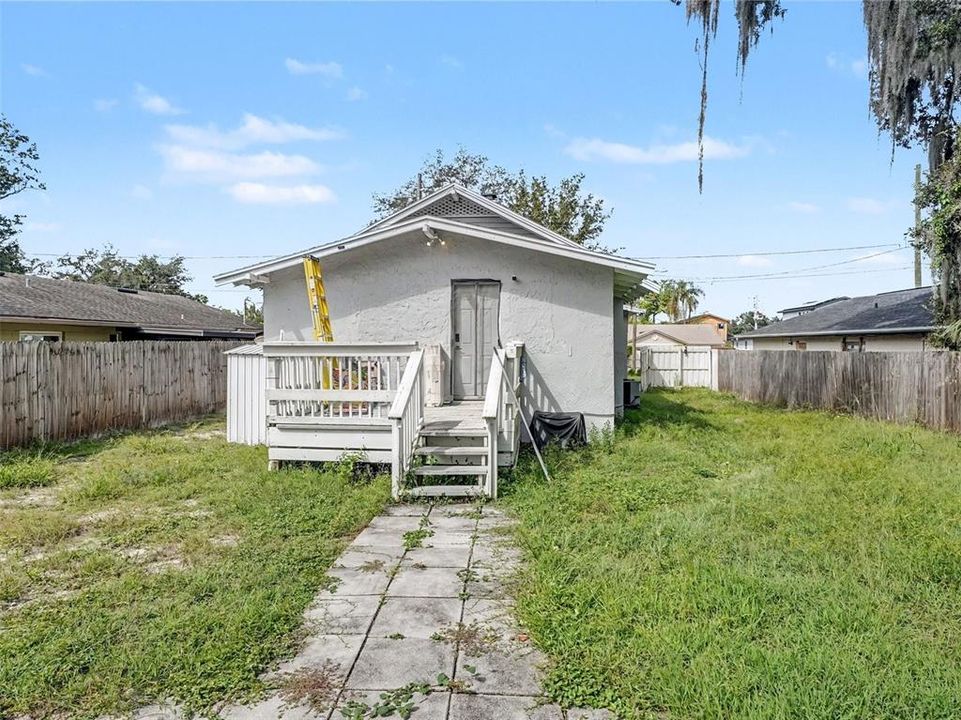 For Sale: $275,000 (2 beds, 2 baths, 1145 Square Feet)