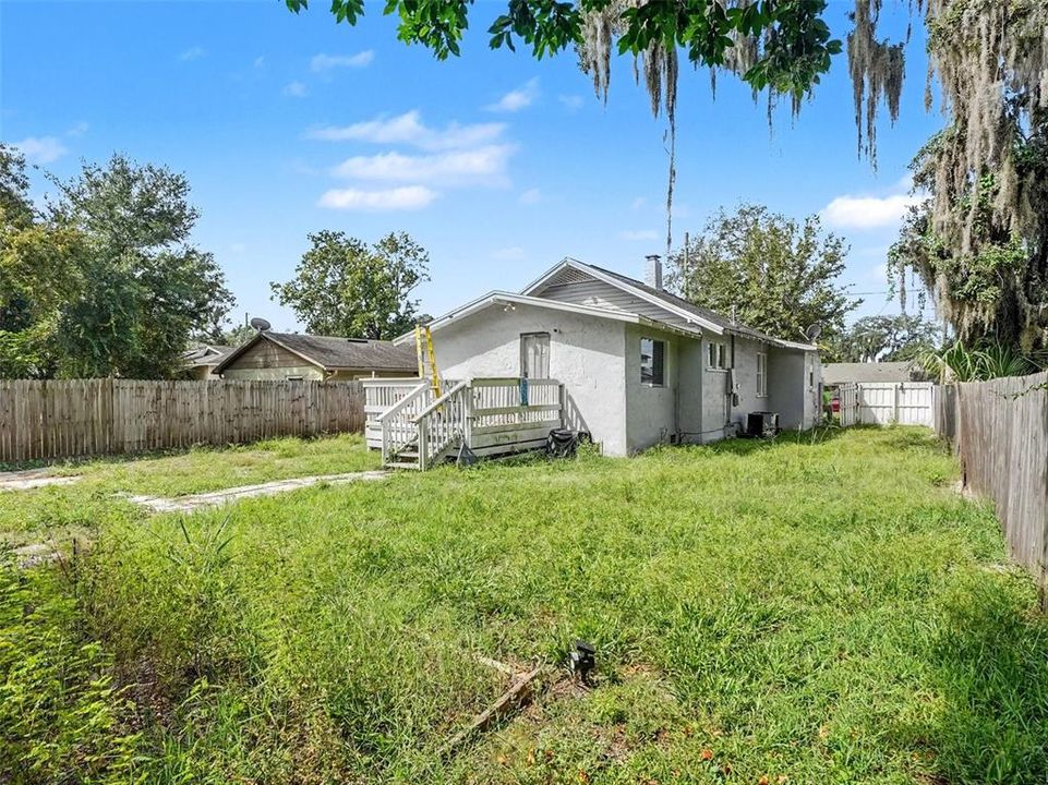 For Sale: $275,000 (2 beds, 2 baths, 1145 Square Feet)