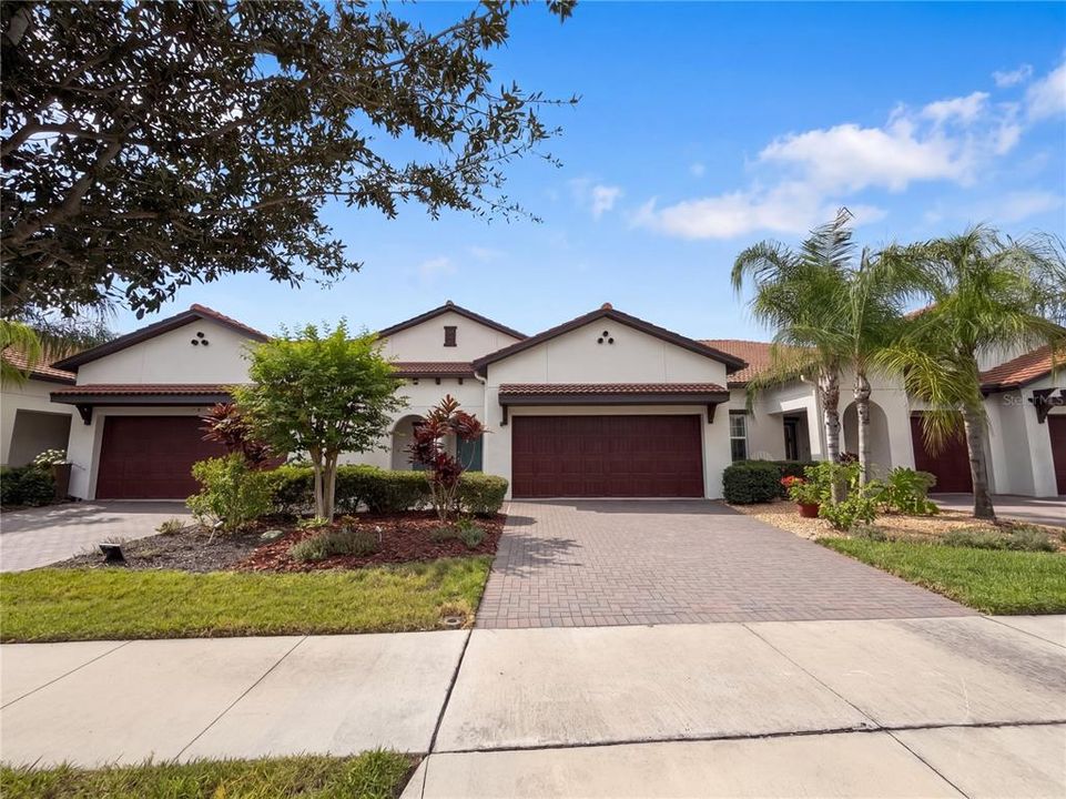 For Sale: $275,000 (2 beds, 2 baths, 1713 Square Feet)