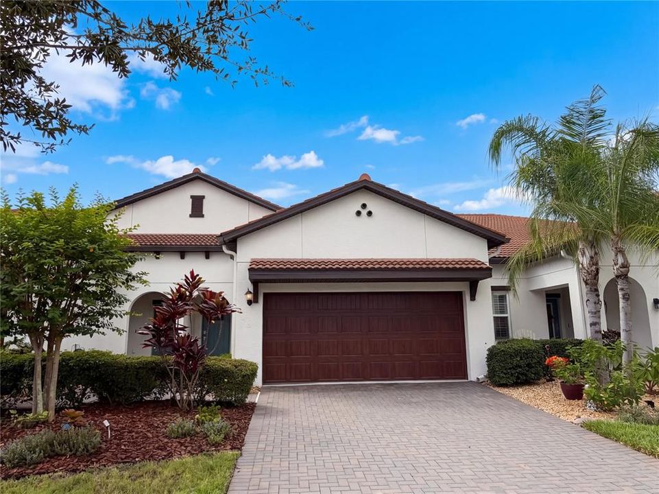 For Sale: $275,000 (2 beds, 2 baths, 1713 Square Feet)