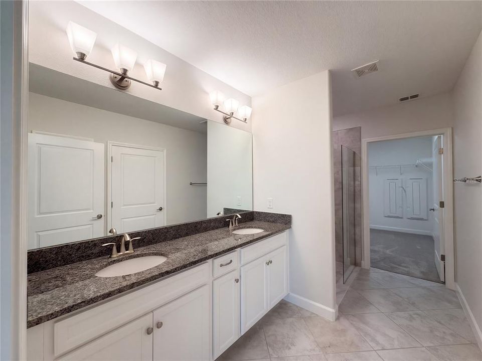 For Sale: $275,000 (2 beds, 2 baths, 1713 Square Feet)