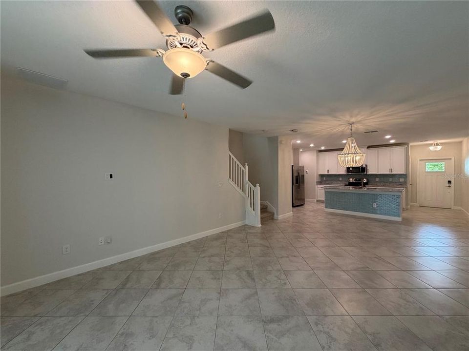For Sale: $275,000 (2 beds, 2 baths, 1713 Square Feet)