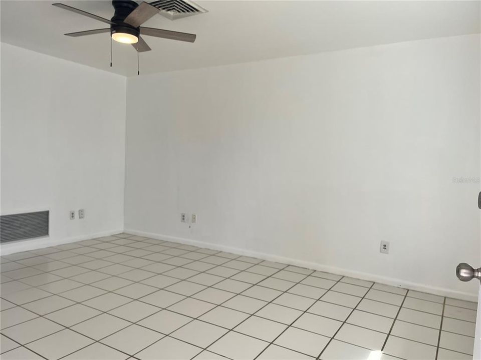 For Rent: $1,500 (2 beds, 1 baths, 750 Square Feet)