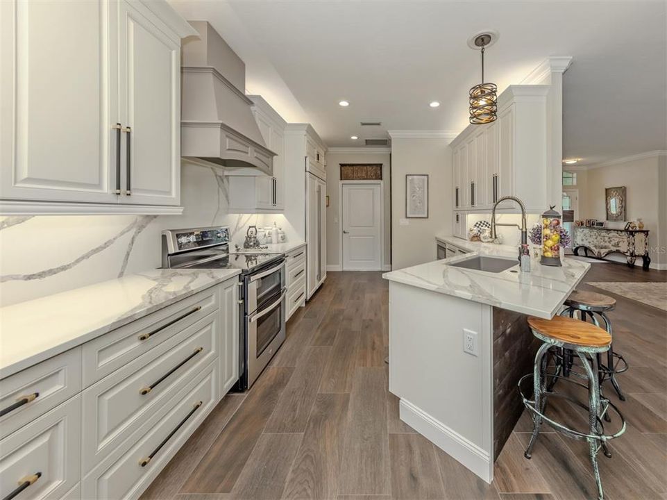 For Sale: $671,500 (3 beds, 2 baths, 2008 Square Feet)