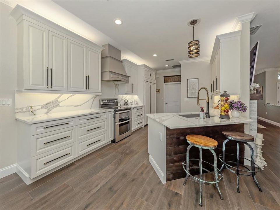 For Sale: $671,500 (3 beds, 2 baths, 2008 Square Feet)