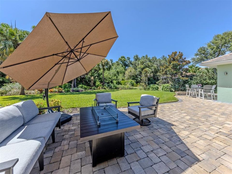 For Sale: $671,500 (3 beds, 2 baths, 2008 Square Feet)