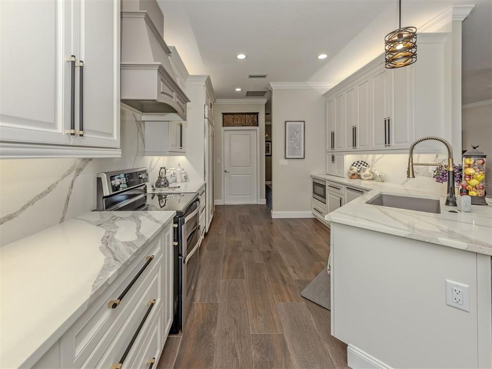 For Sale: $671,500 (3 beds, 2 baths, 2008 Square Feet)