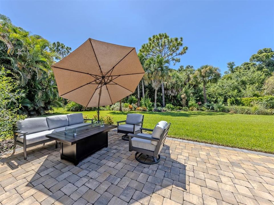 For Sale: $671,500 (3 beds, 2 baths, 2008 Square Feet)