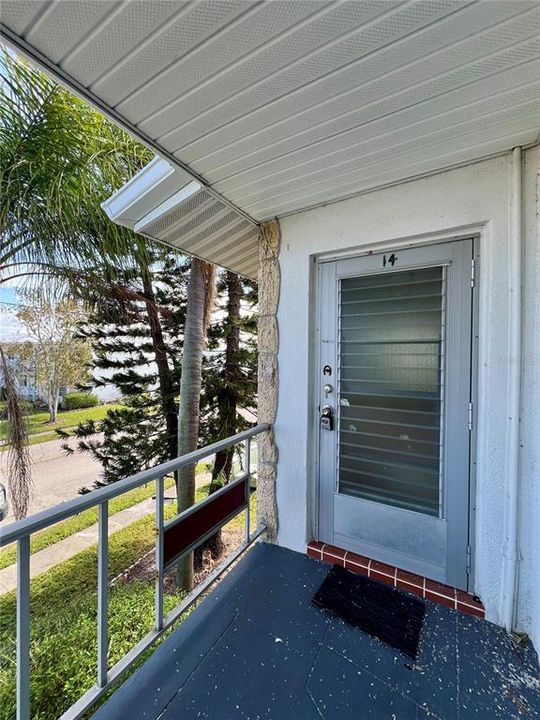 For Rent: $1,300 (2 beds, 2 baths, 950 Square Feet)