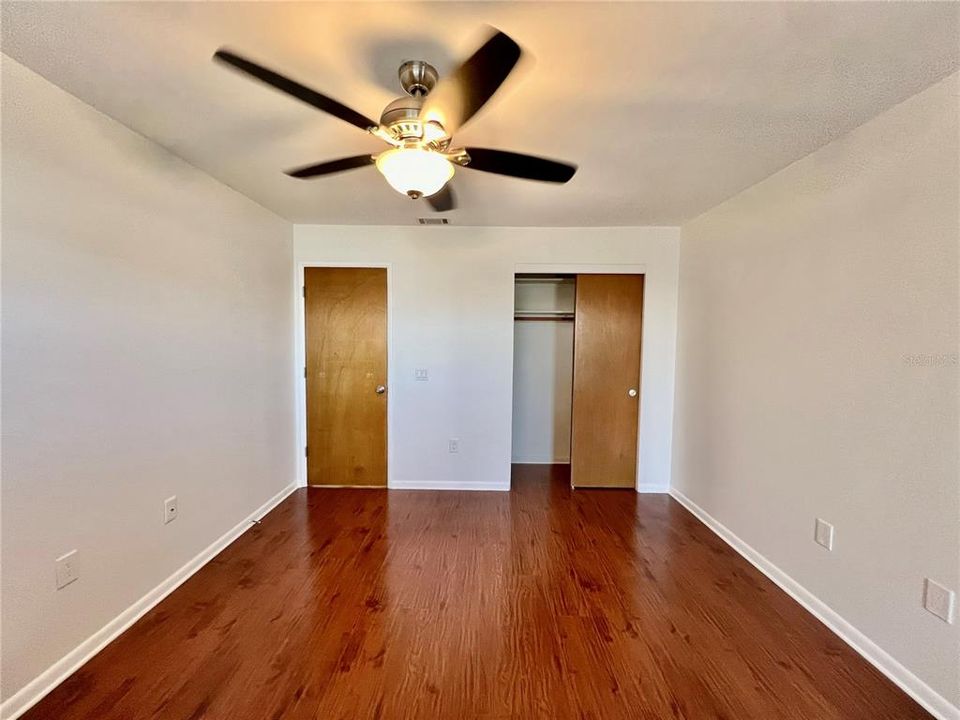 For Rent: $1,300 (2 beds, 2 baths, 950 Square Feet)