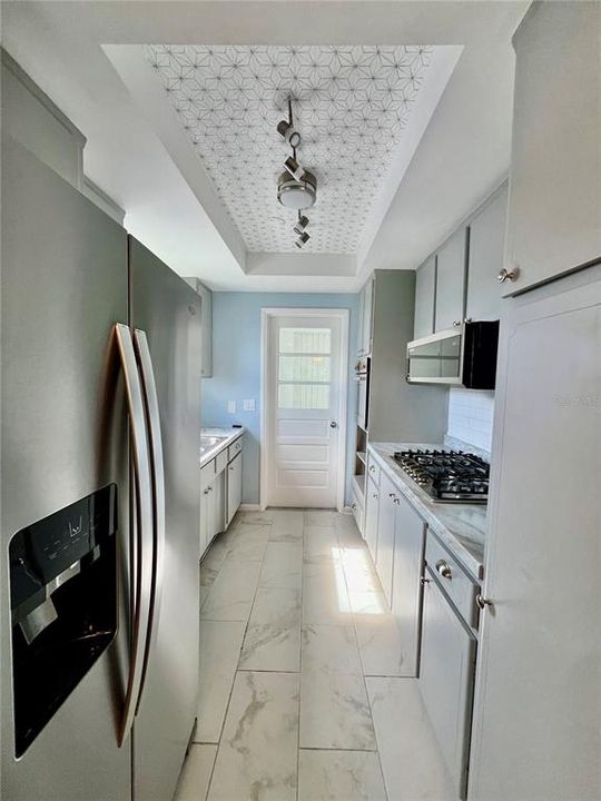 For Rent: $1,300 (2 beds, 2 baths, 950 Square Feet)