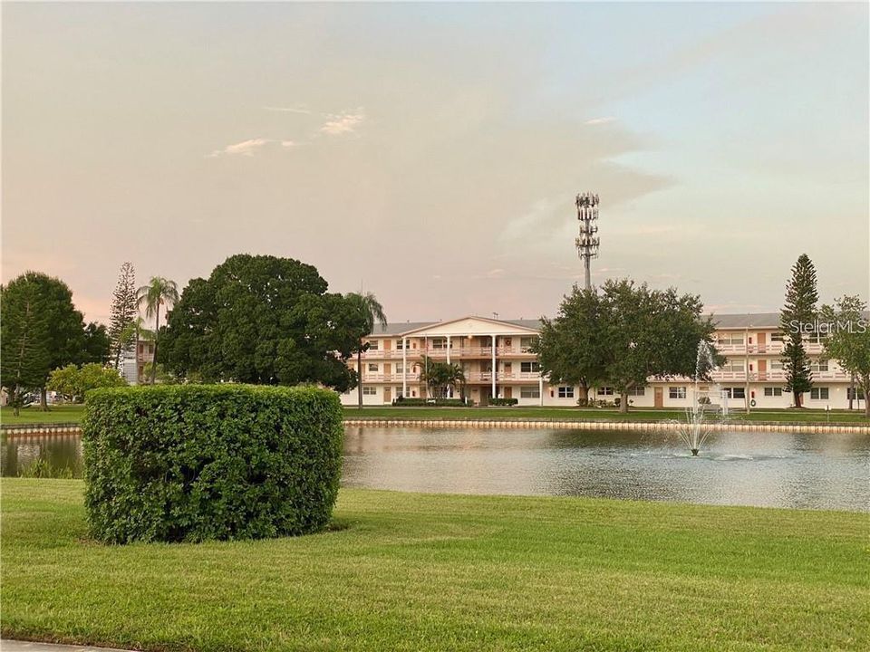 For Rent: $1,300 (2 beds, 2 baths, 950 Square Feet)