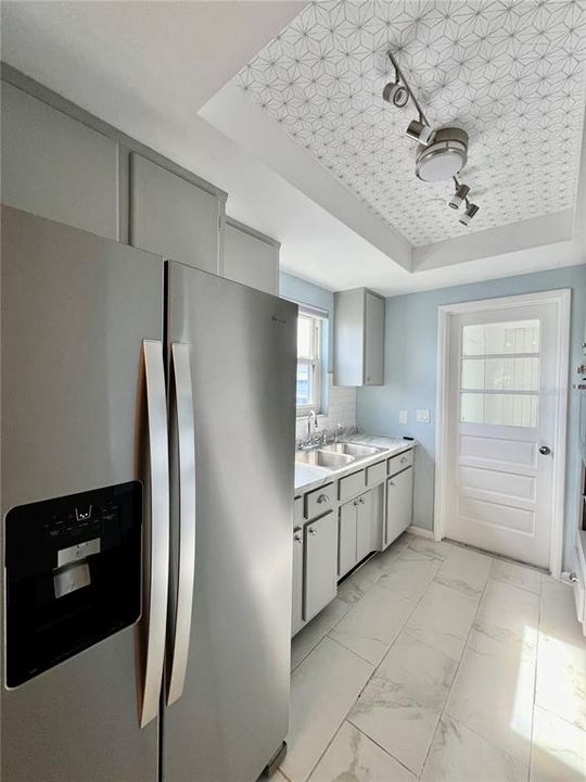 For Rent: $1,300 (2 beds, 2 baths, 950 Square Feet)