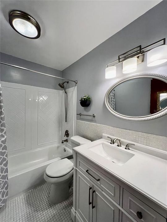 For Rent: $1,300 (2 beds, 2 baths, 950 Square Feet)