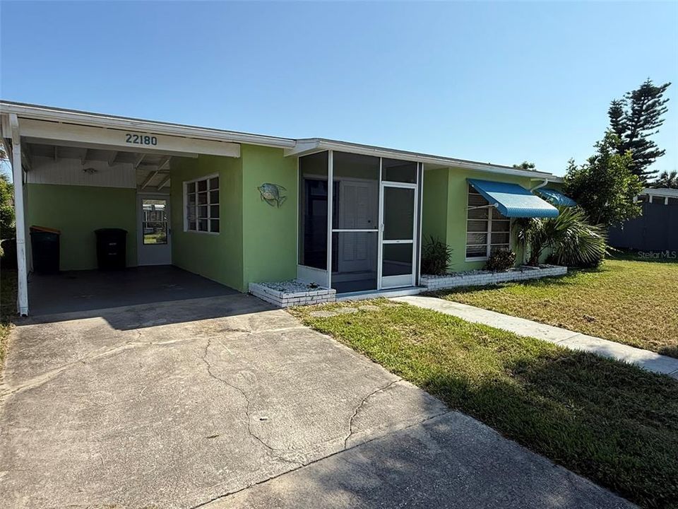 For Rent: $1,295 (1 beds, 1 baths, 865 Square Feet)