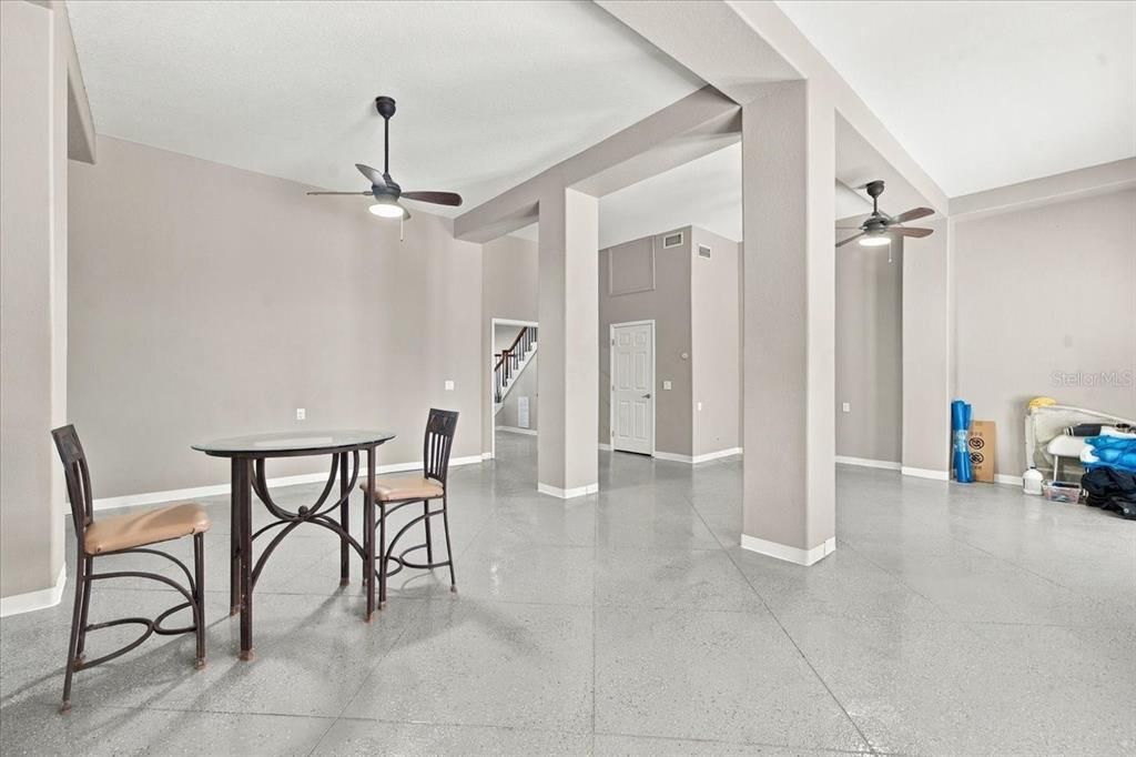 For Sale: $750,000 (2 beds, 3 baths, 1216 Square Feet)