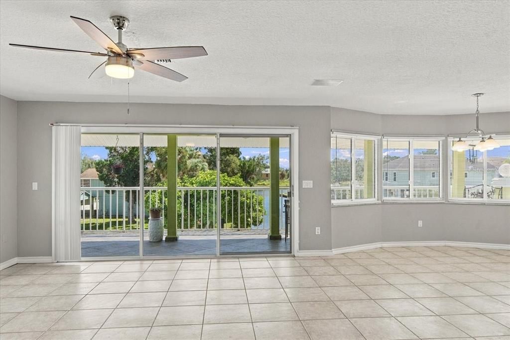 For Sale: $750,000 (2 beds, 3 baths, 1216 Square Feet)