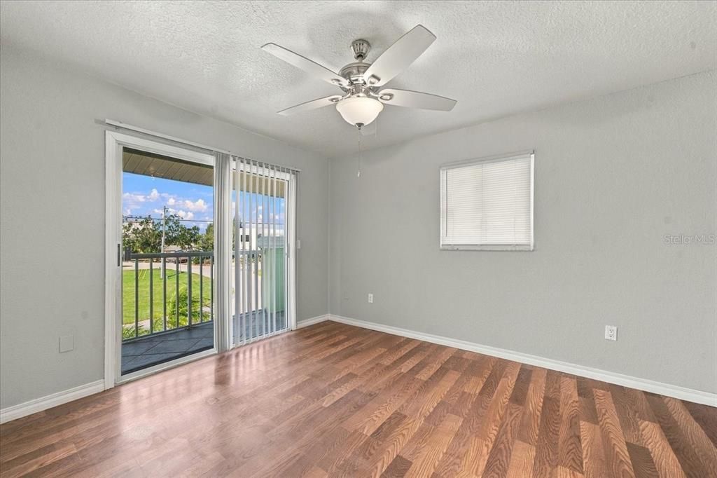 For Sale: $750,000 (2 beds, 3 baths, 1216 Square Feet)