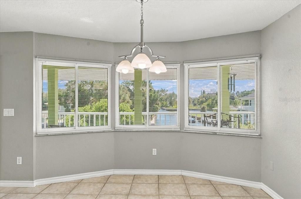 For Sale: $750,000 (2 beds, 3 baths, 1216 Square Feet)