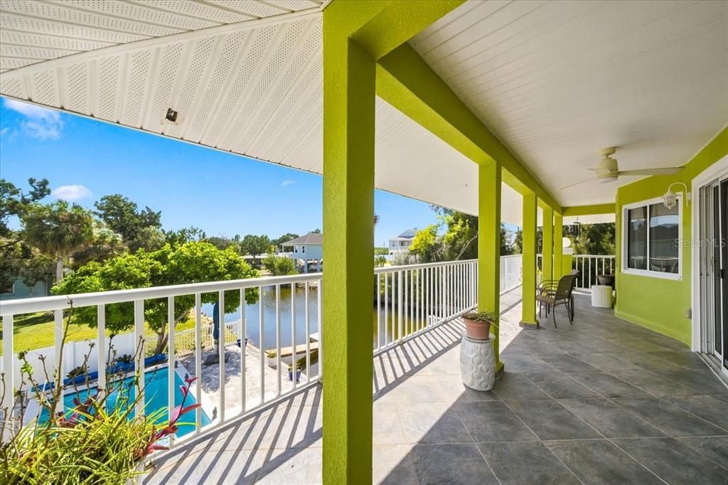 For Sale: $750,000 (2 beds, 3 baths, 1216 Square Feet)