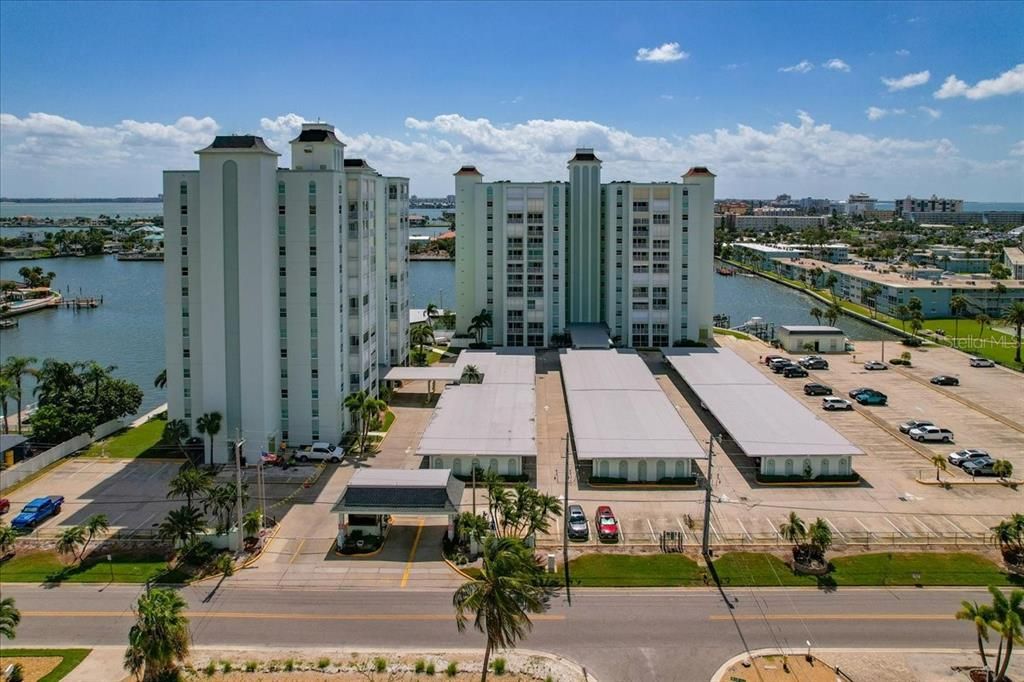 For Rent: $2,395 (1 beds, 1 baths, 843 Square Feet)