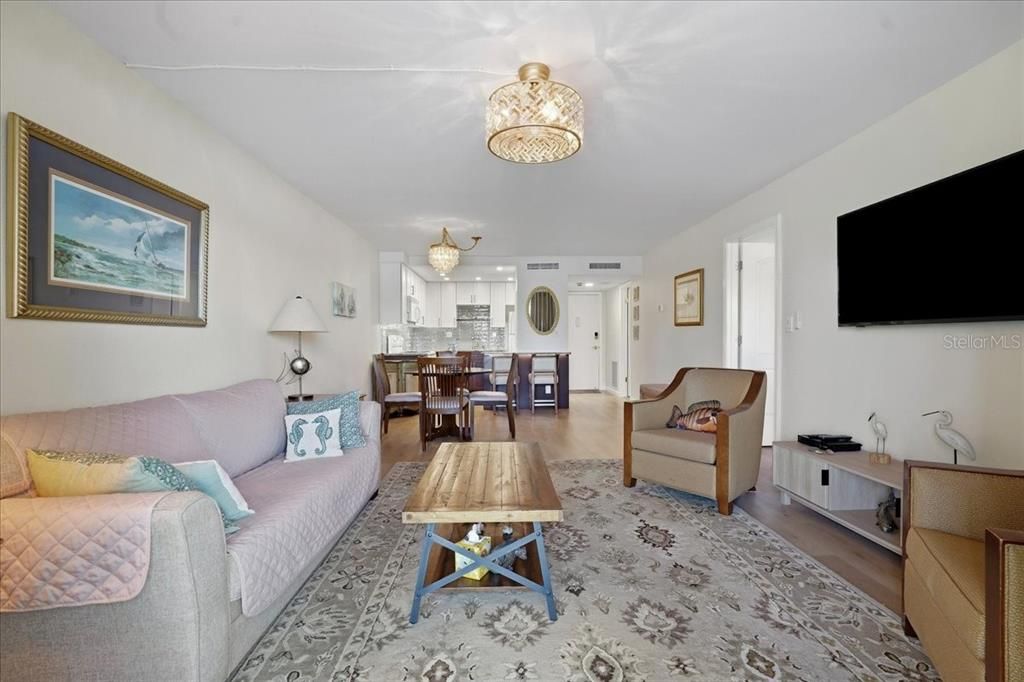 For Rent: $2,395 (1 beds, 1 baths, 843 Square Feet)