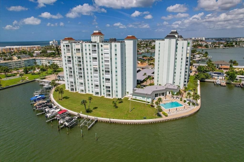 For Rent: $2,395 (1 beds, 1 baths, 843 Square Feet)