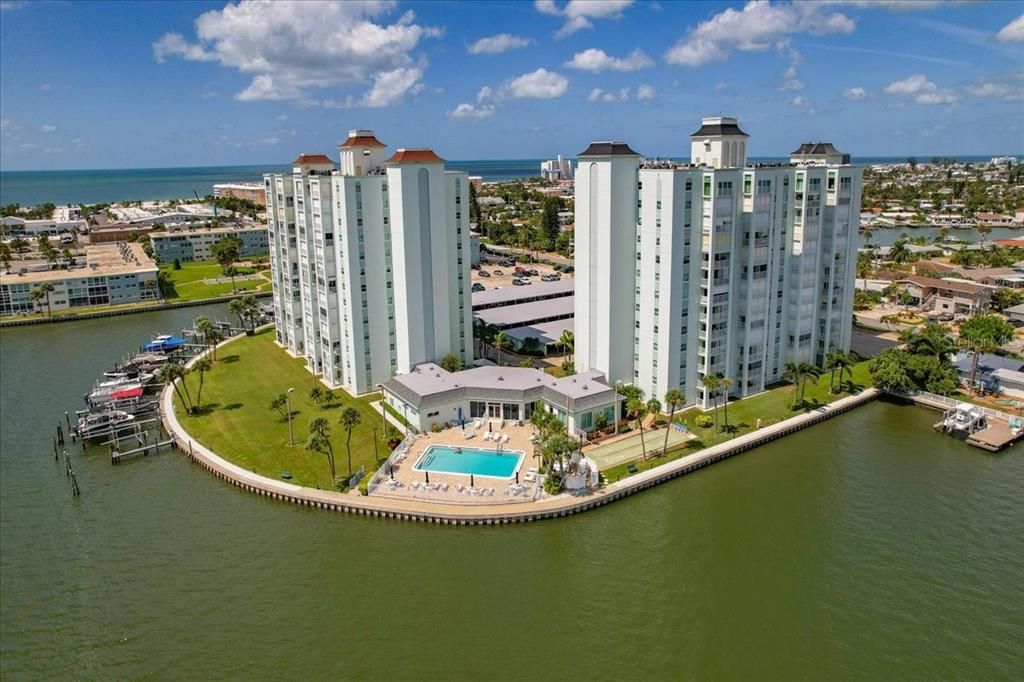 For Rent: $2,395 (1 beds, 1 baths, 843 Square Feet)