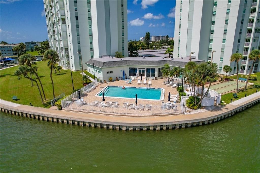 For Rent: $2,395 (1 beds, 1 baths, 843 Square Feet)