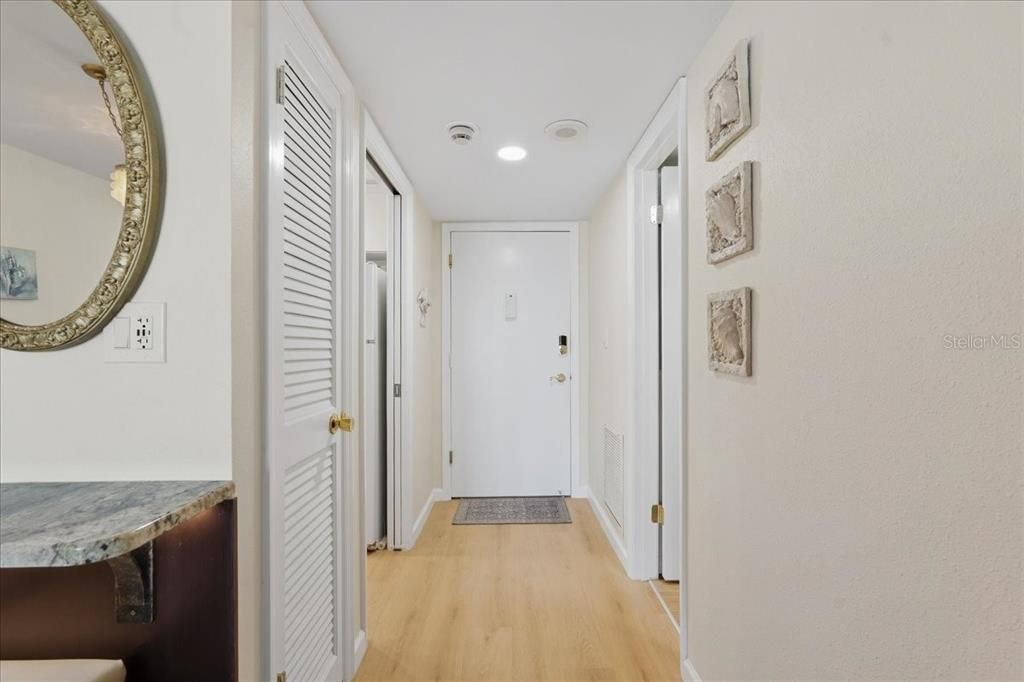For Rent: $2,395 (1 beds, 1 baths, 843 Square Feet)