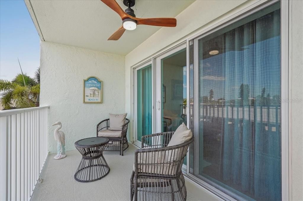 For Rent: $2,395 (1 beds, 1 baths, 843 Square Feet)