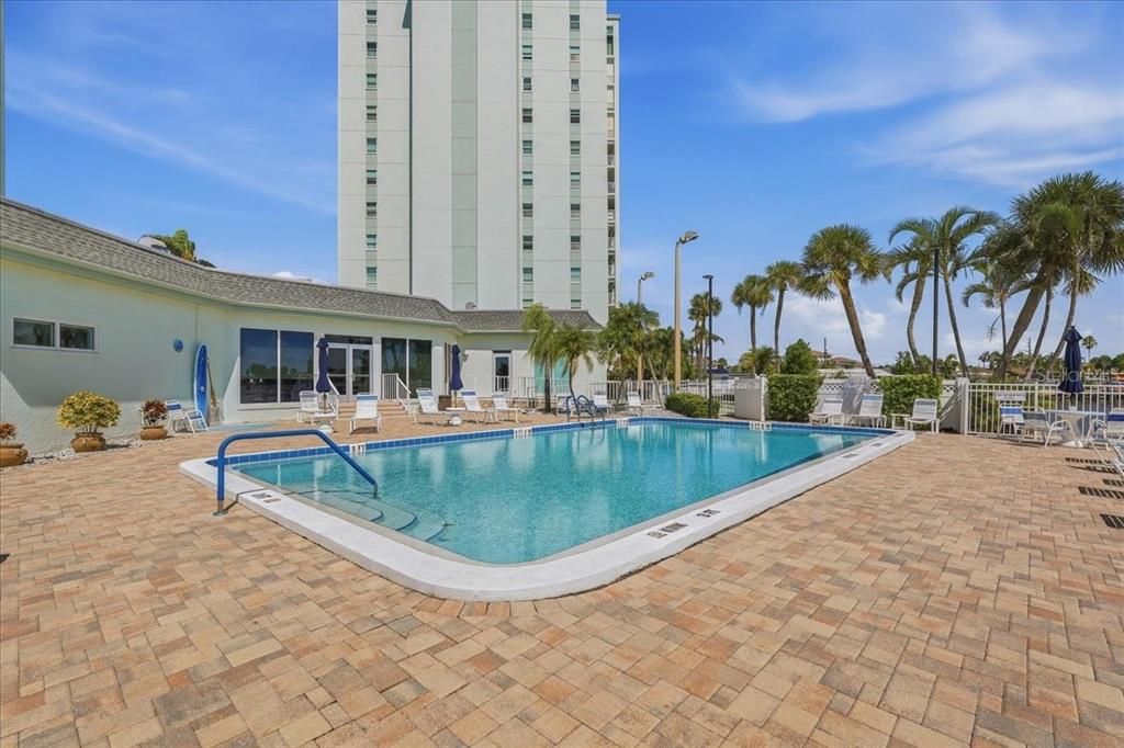 For Rent: $2,395 (1 beds, 1 baths, 843 Square Feet)