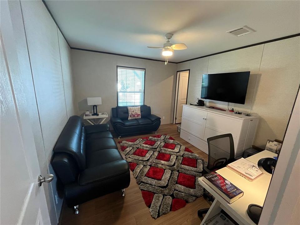 For Sale: $295,000 (3 beds, 2 baths, 1484 Square Feet)