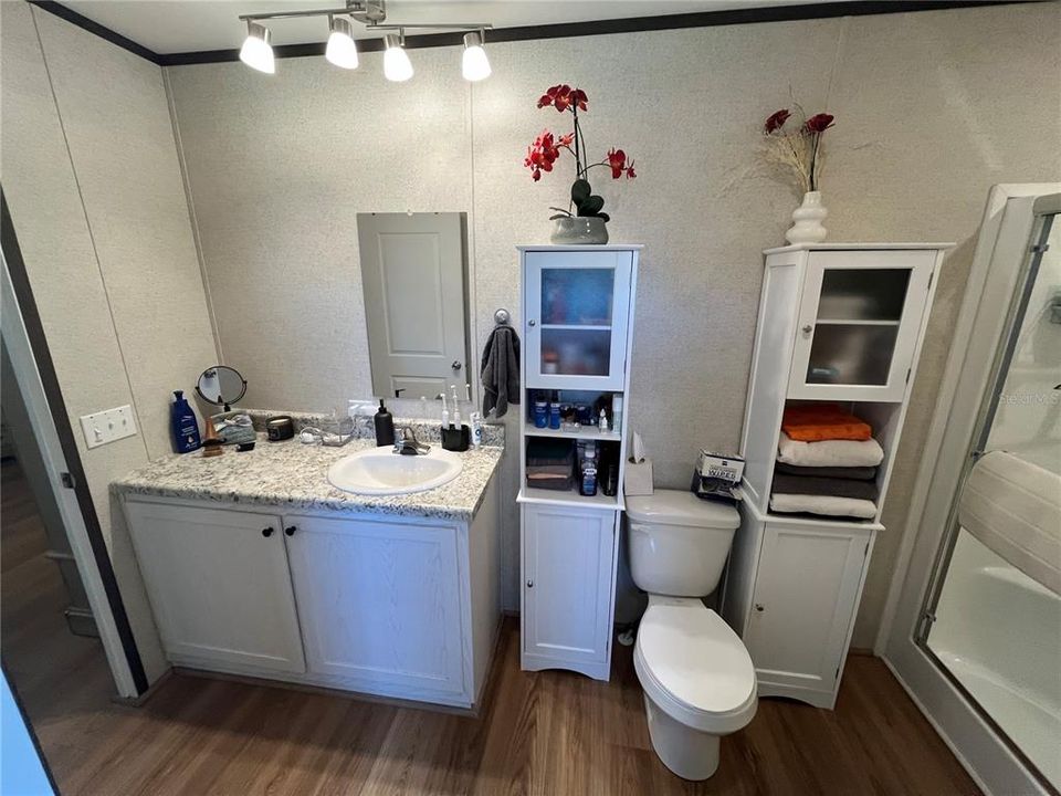 For Sale: $295,000 (3 beds, 2 baths, 1484 Square Feet)
