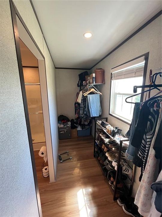 For Sale: $295,000 (3 beds, 2 baths, 1484 Square Feet)