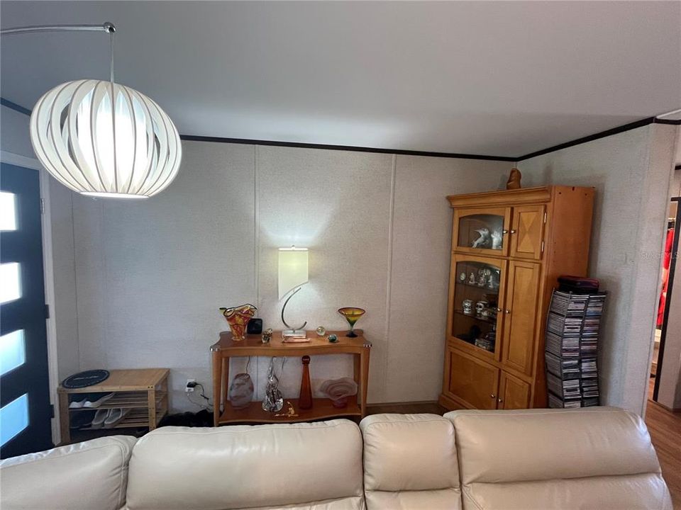 For Sale: $295,000 (3 beds, 2 baths, 1484 Square Feet)