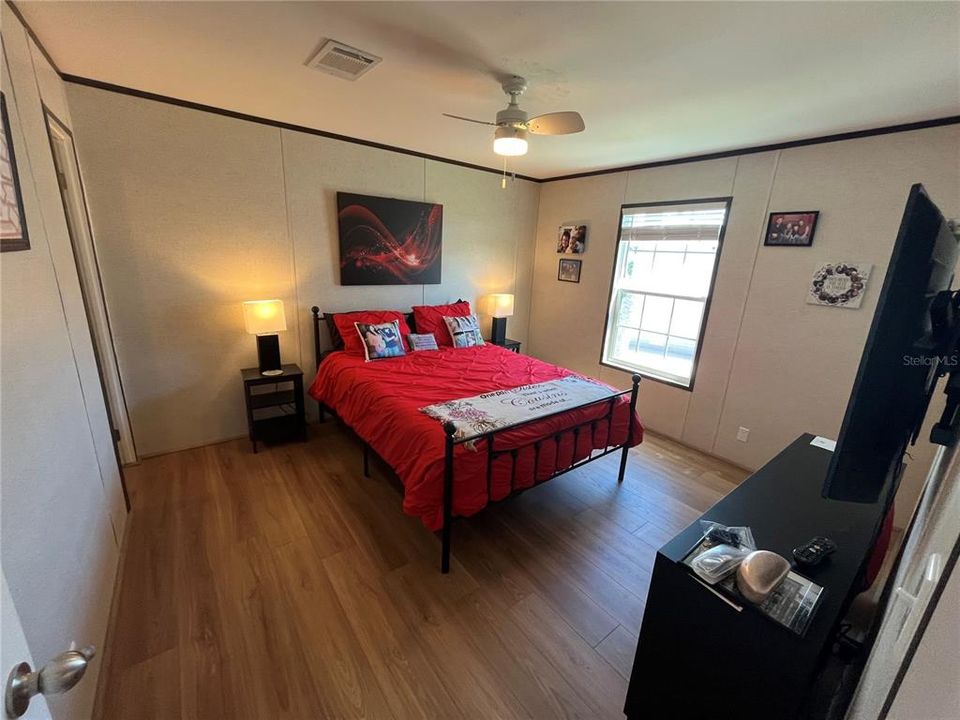 For Sale: $295,000 (3 beds, 2 baths, 1484 Square Feet)